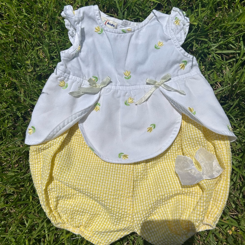 Vtg Floral Embroidered White and Yellow Bodysuit Set